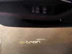 Audi Q8 Sportback E-tron - Miniatura 10