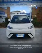 Foto de um byd dolphin mini.