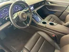 Porsche Taycan - Miniatura 11