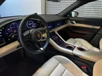 Porsche Taycan - Miniatura 12