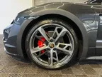 Porsche Taycan - Miniatura 18