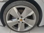 Porsche Taycan - Miniatura 19