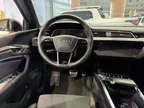 Audi Q8 Sportback E-tron - Miniatura 11