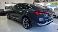 Audi Q8 Sportback E-tron - Miniatura 2
