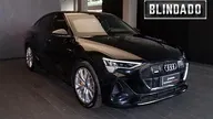 Audi E-tron - Miniatura 1