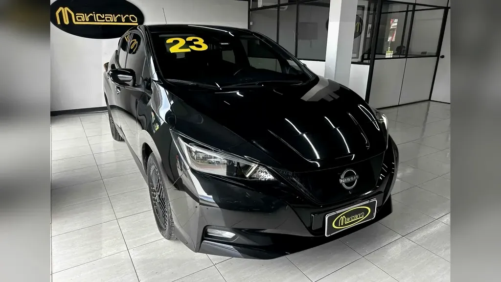 Foto de um nissan leaf