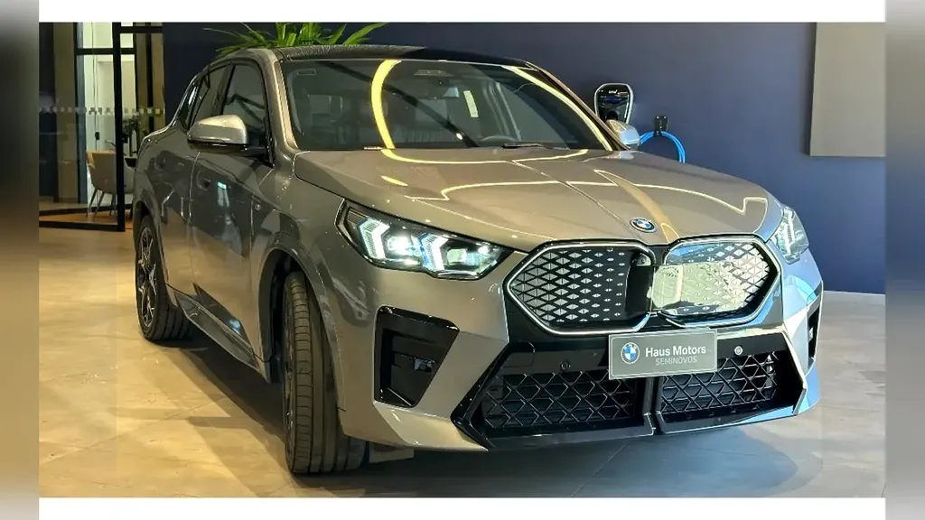 Foto de um bmw ix2