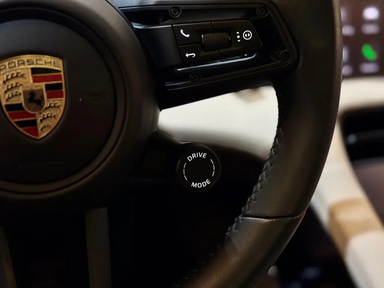 Porsche Taycan - Imagem 15