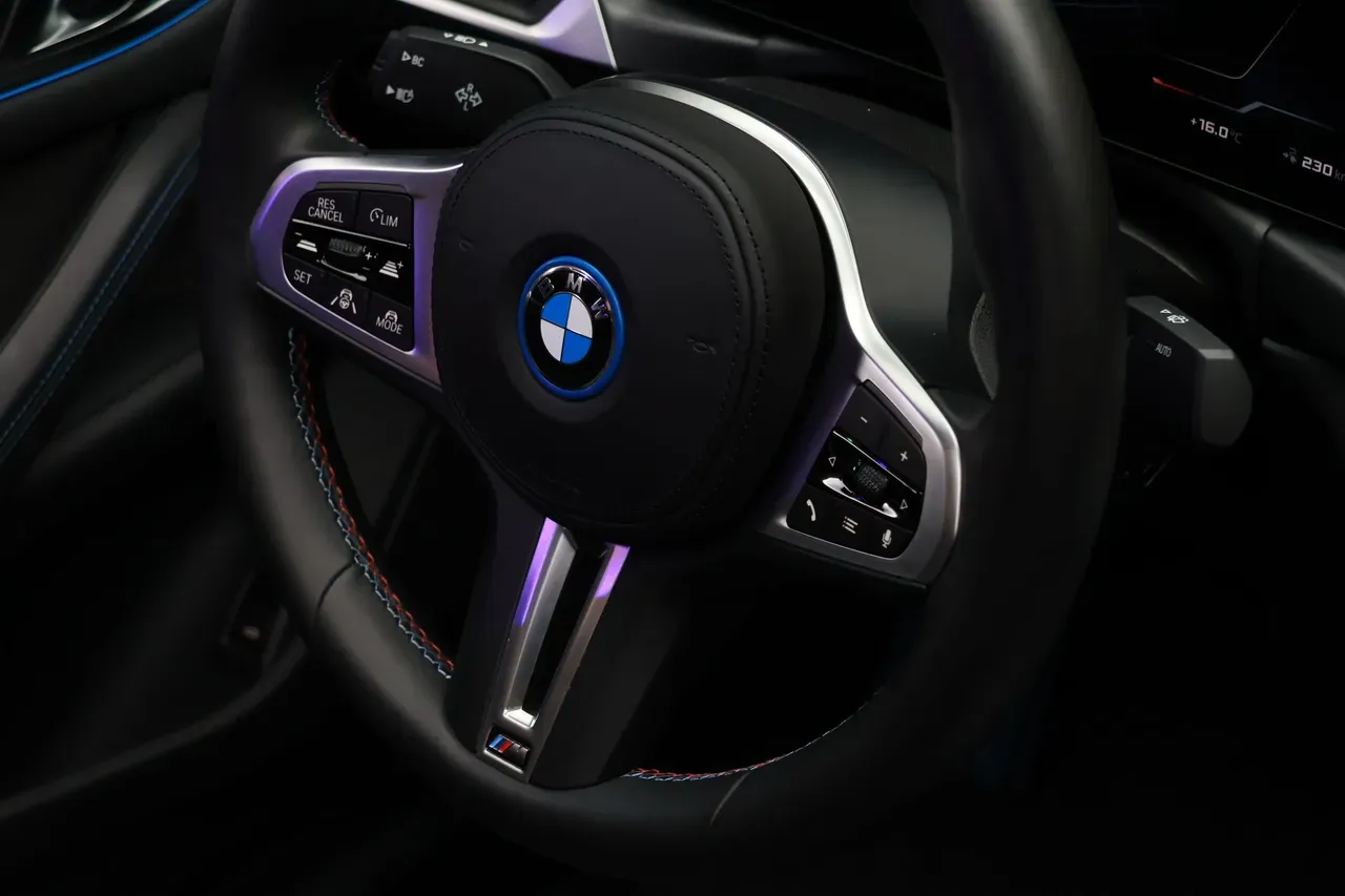 BMW I4 - Imagem 7
