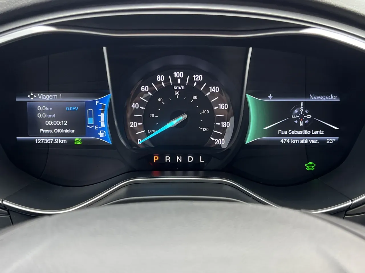 Ford Fusion Plug-in Hybrid - Imagem 12