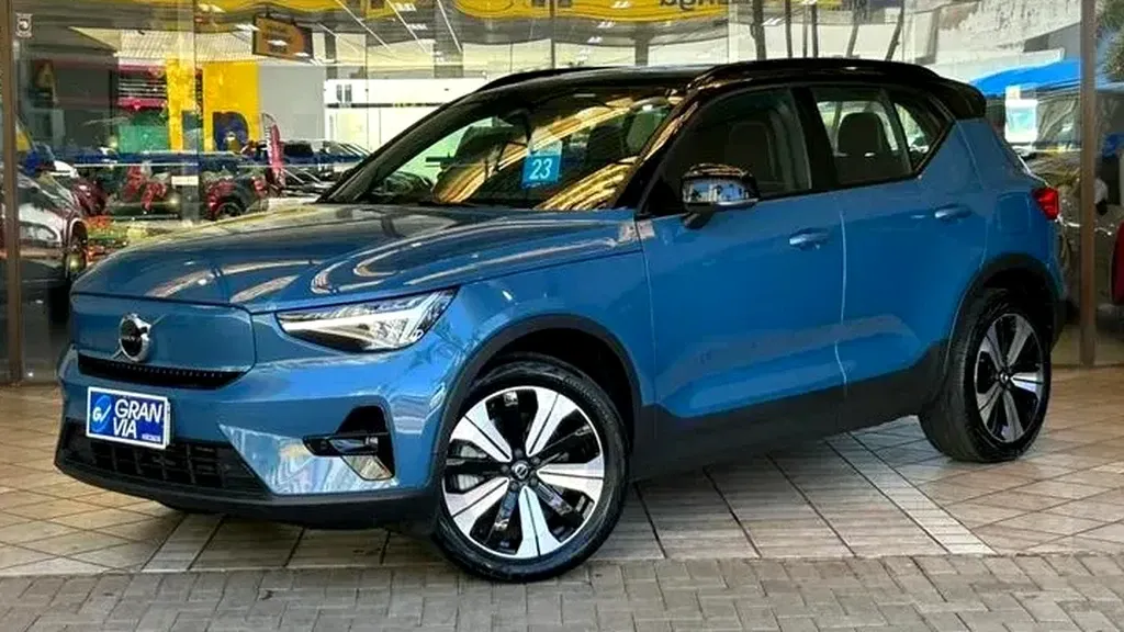 Foto de um volvo xc40 recharge