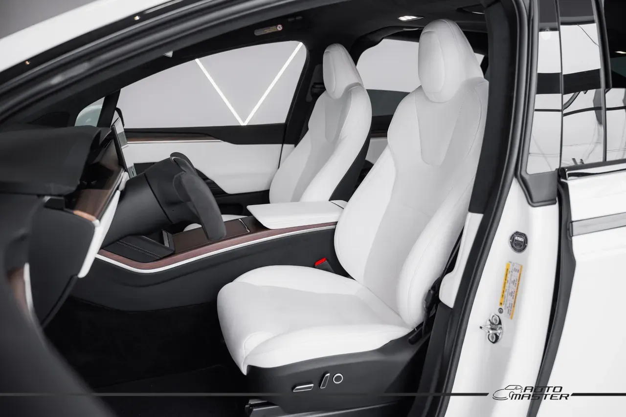 Tesla Model X - Imagem 7