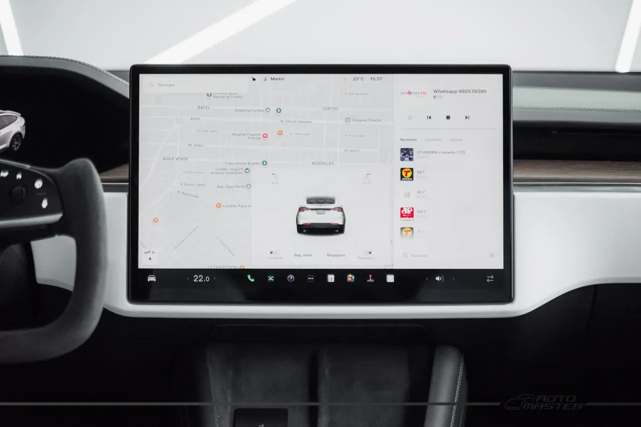 Tesla Model X - Imagem 17