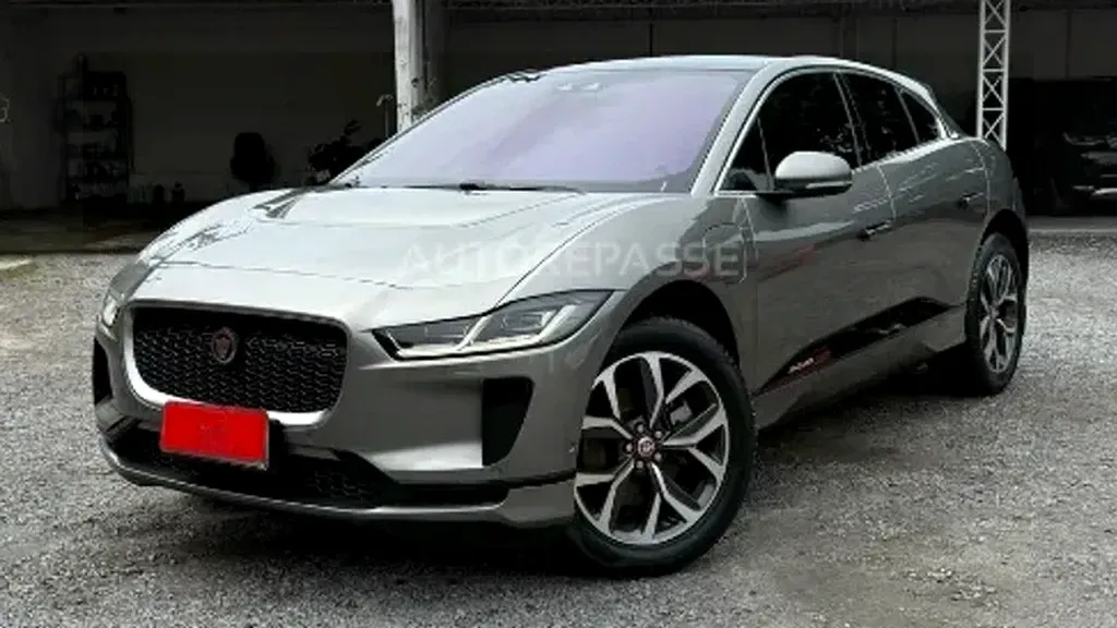 Foto de um jaguar i-pace