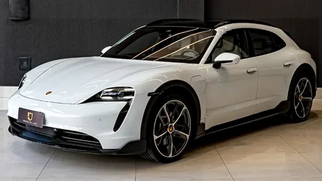 Foto de um porsche taycan