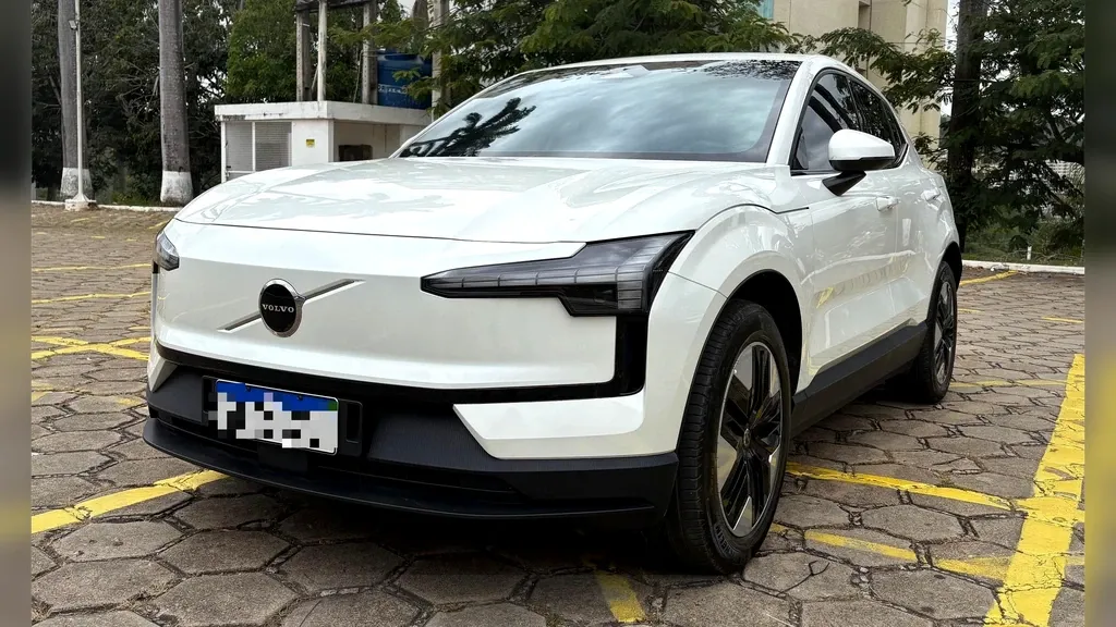 Foto de um volvo ex30