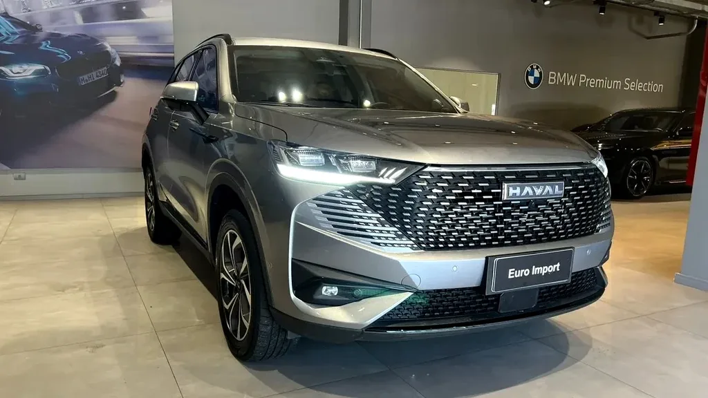 Foto de um gwm haval h6 plug-in hybrid