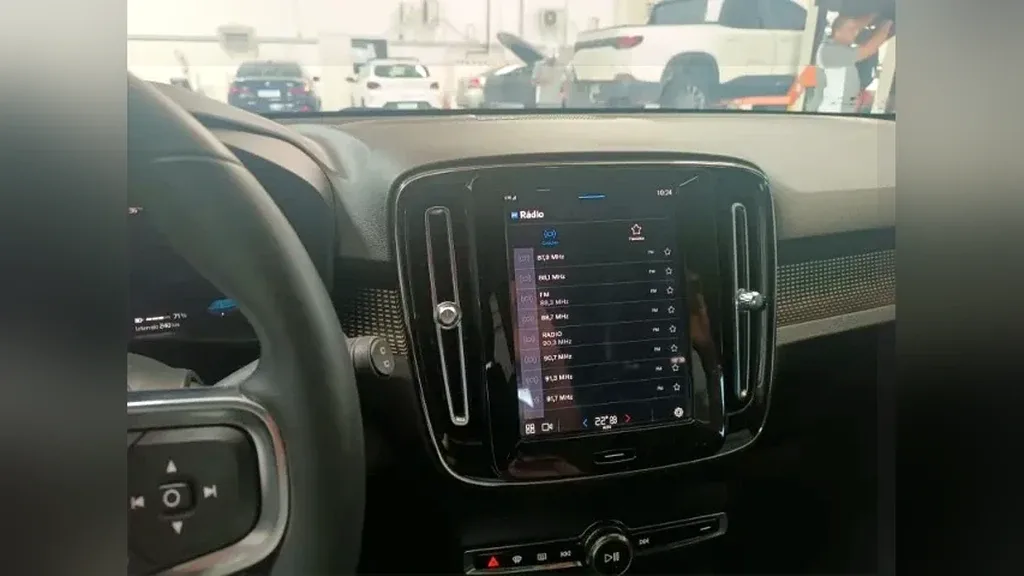Volvo XC40 Recharge - Imagem 5