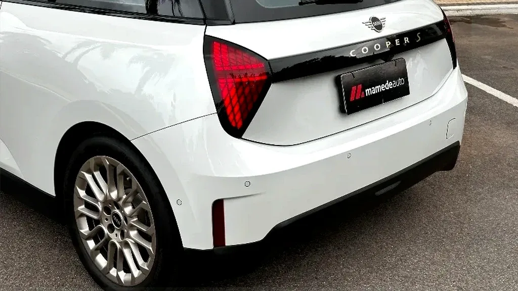 Mini Cooper SE - Imagem 13