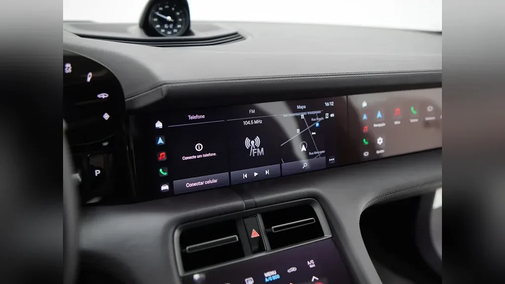 Porsche Taycan - Imagem 11