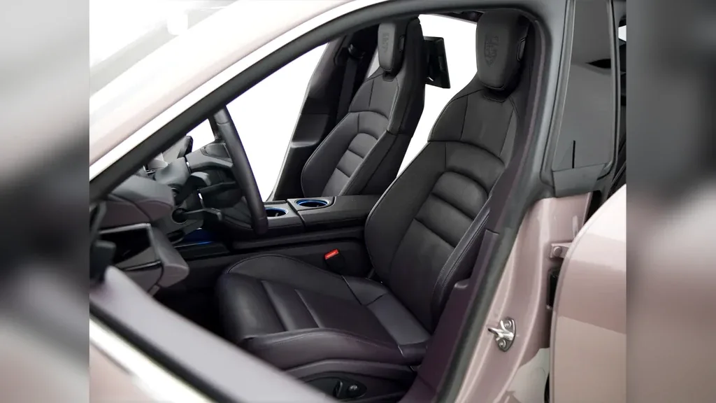 Porsche Taycan - Imagem 16