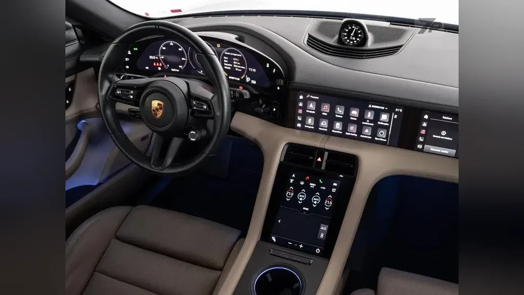 Porsche Taycan - Imagem 13