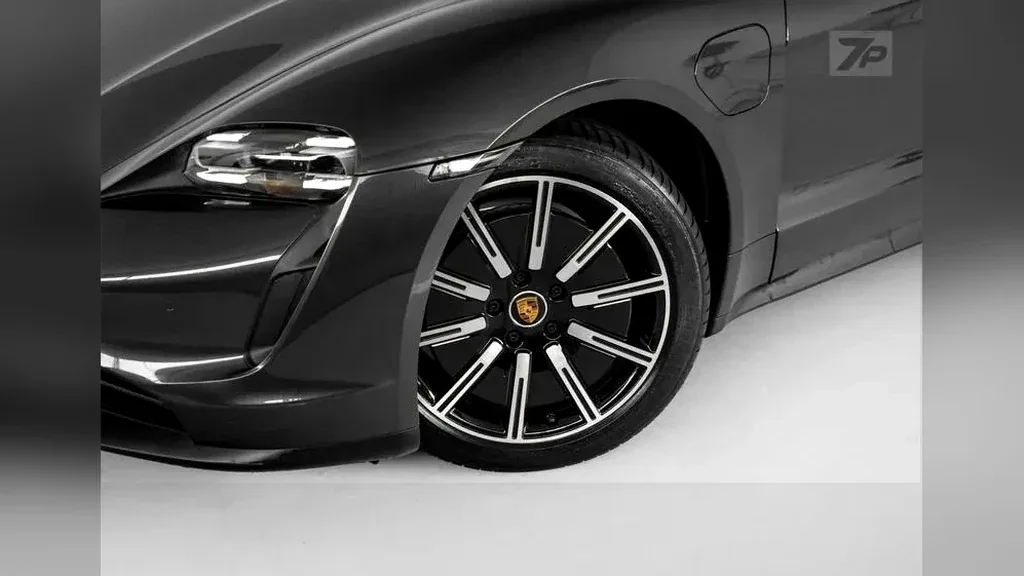 Porsche Taycan - Imagem 17