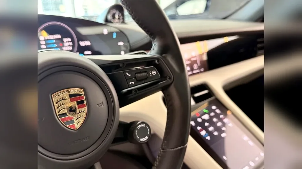 Porsche Taycan - Imagem 9