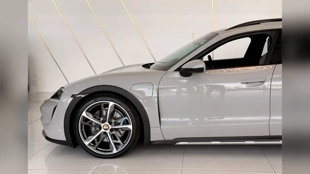 Porsche Taycan - Imagem 13