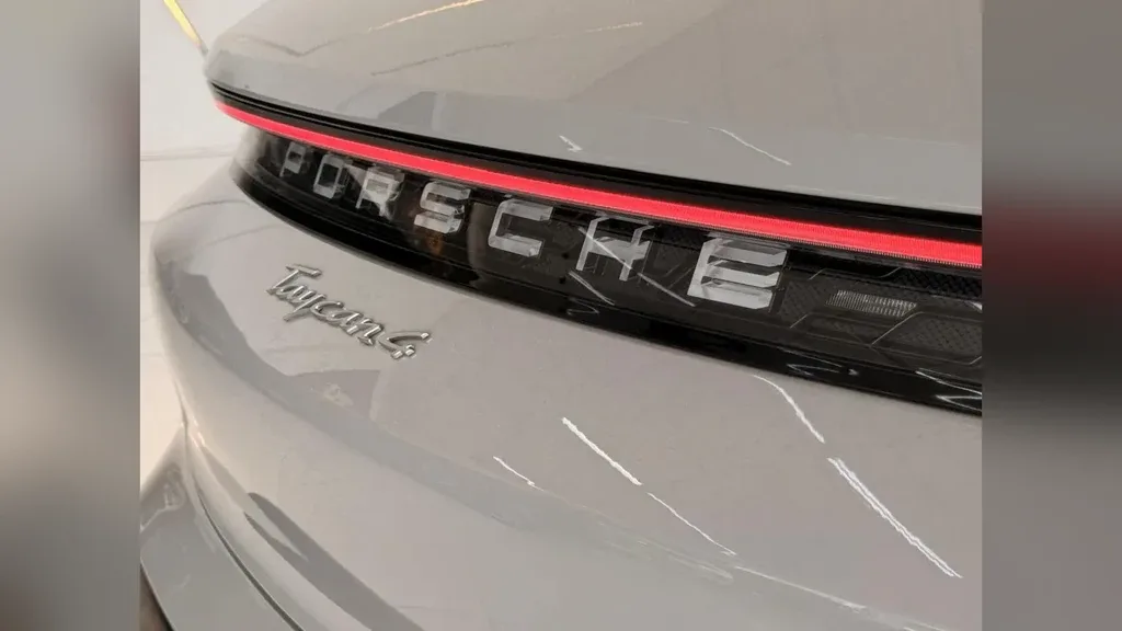 Porsche Taycan - Imagem 20