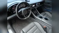 Porsche Taycan - Miniatura 15