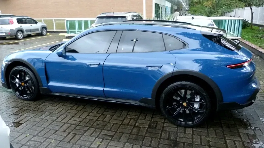 Porsche Taycan - Imagem 5