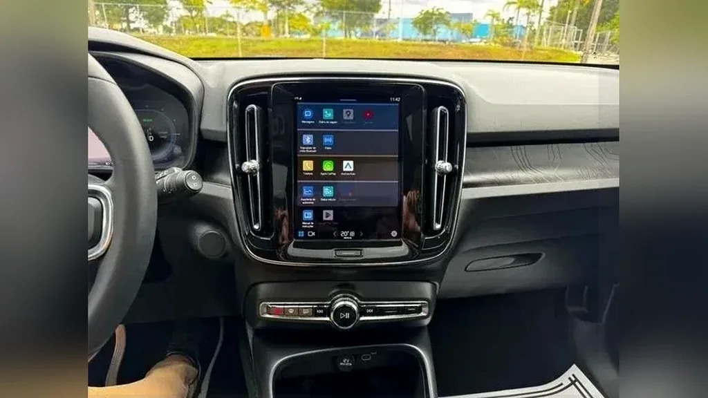 Volvo XC40 Recharge - Imagem 6