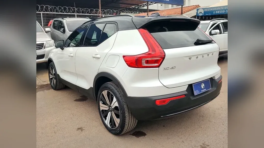 Volvo XC40 Recharge - Imagem 5