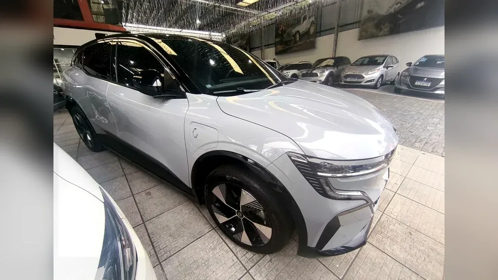 Renault Megane E-tech Electric - Imagem 2
