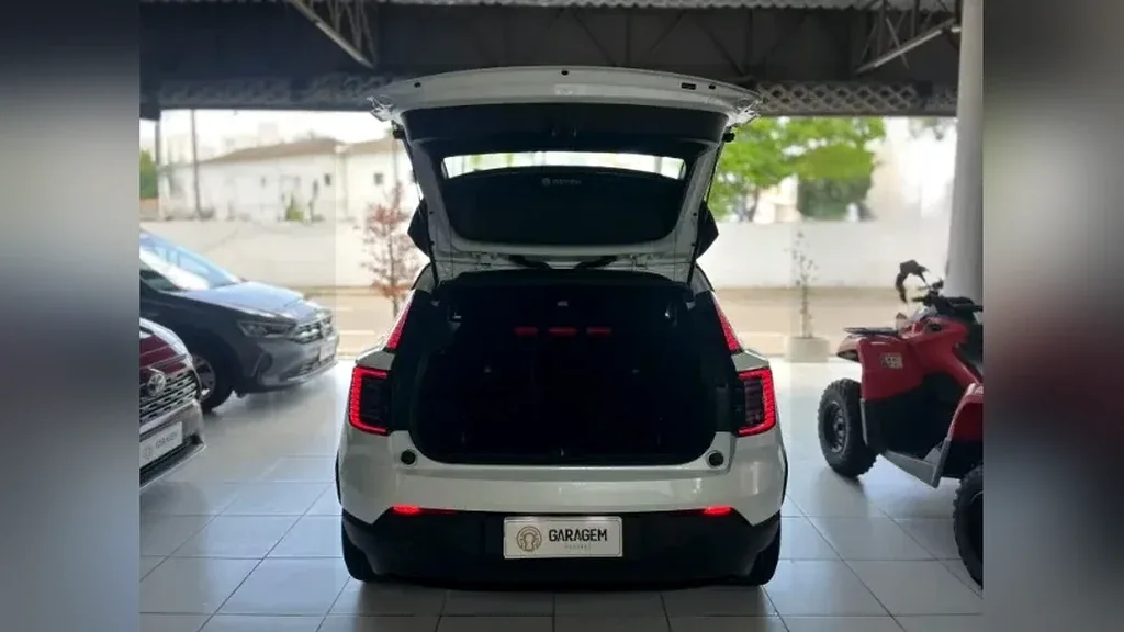 Volvo EX30 - Imagem 4