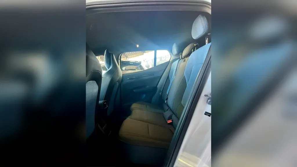 Volvo EX30 - Imagem 18