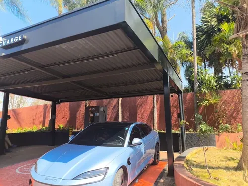 Foto 2 da estação Maria Plaza Hotel