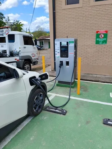 Foto 2 da estação PluGreen - Churrascaria Parada Belém