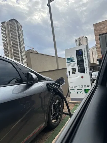 Foto 1 da estação ChargerPro - Olhos D’Água (DrogaRaia)