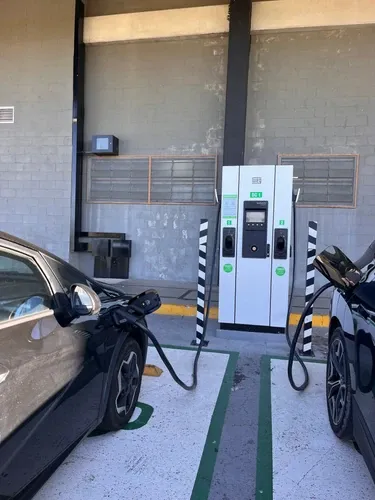 Foto 2 da estação Eletrograal - Graal Market Carvalho Pinto